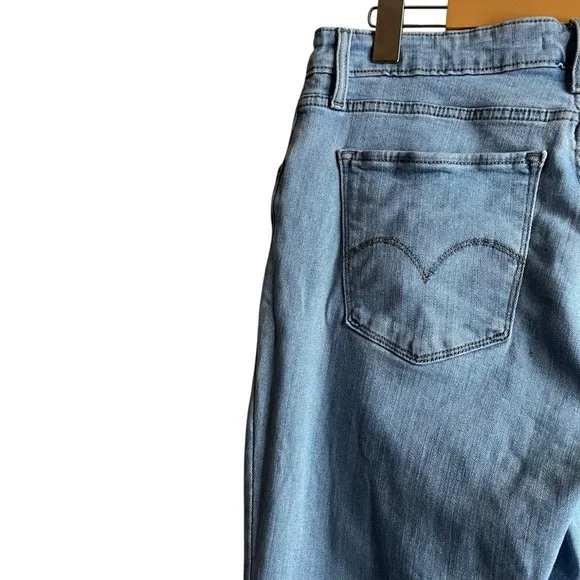 Levi’s 725 High Rise Bootcut Jeans Tribeca Light Wash Size 31 - Picture 10 of 16